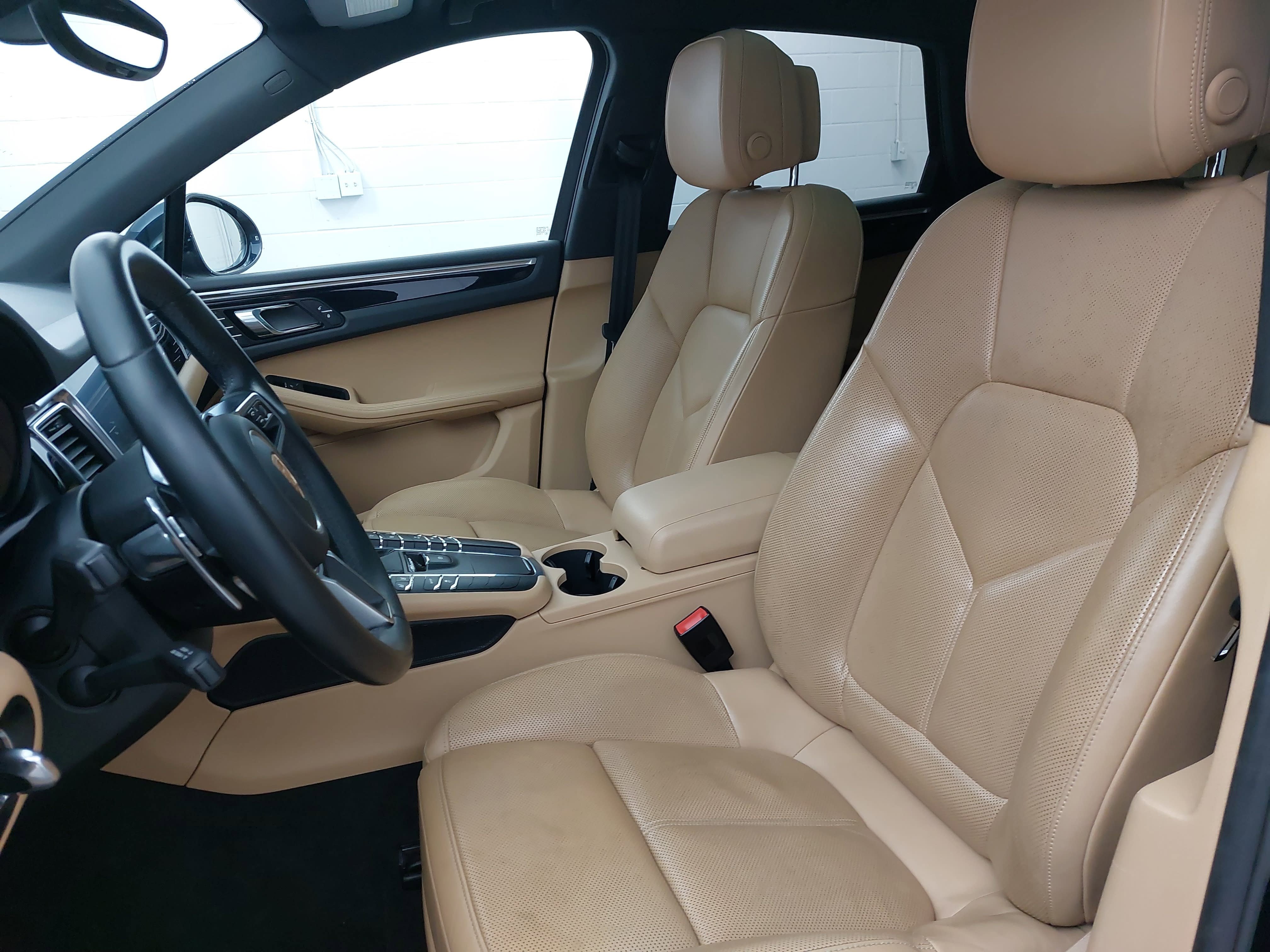 Used 2017 Porsche Macan AWD/4WD image 5