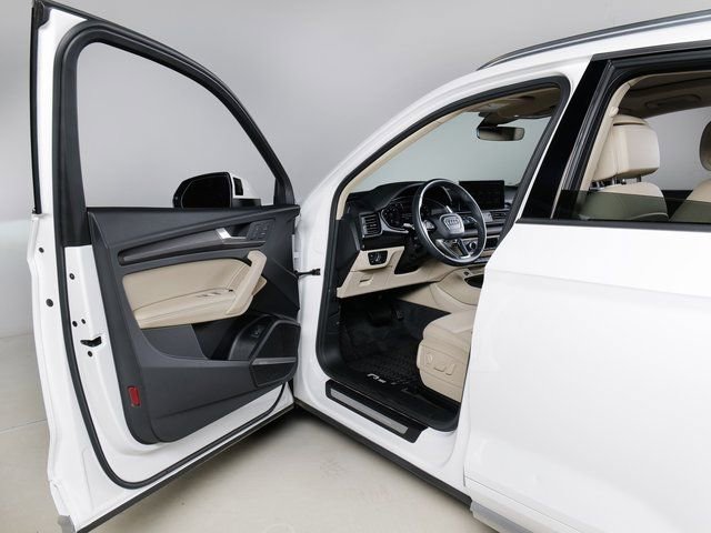 Used 2023 Audi Q5 Premium AWD/4WD image 25