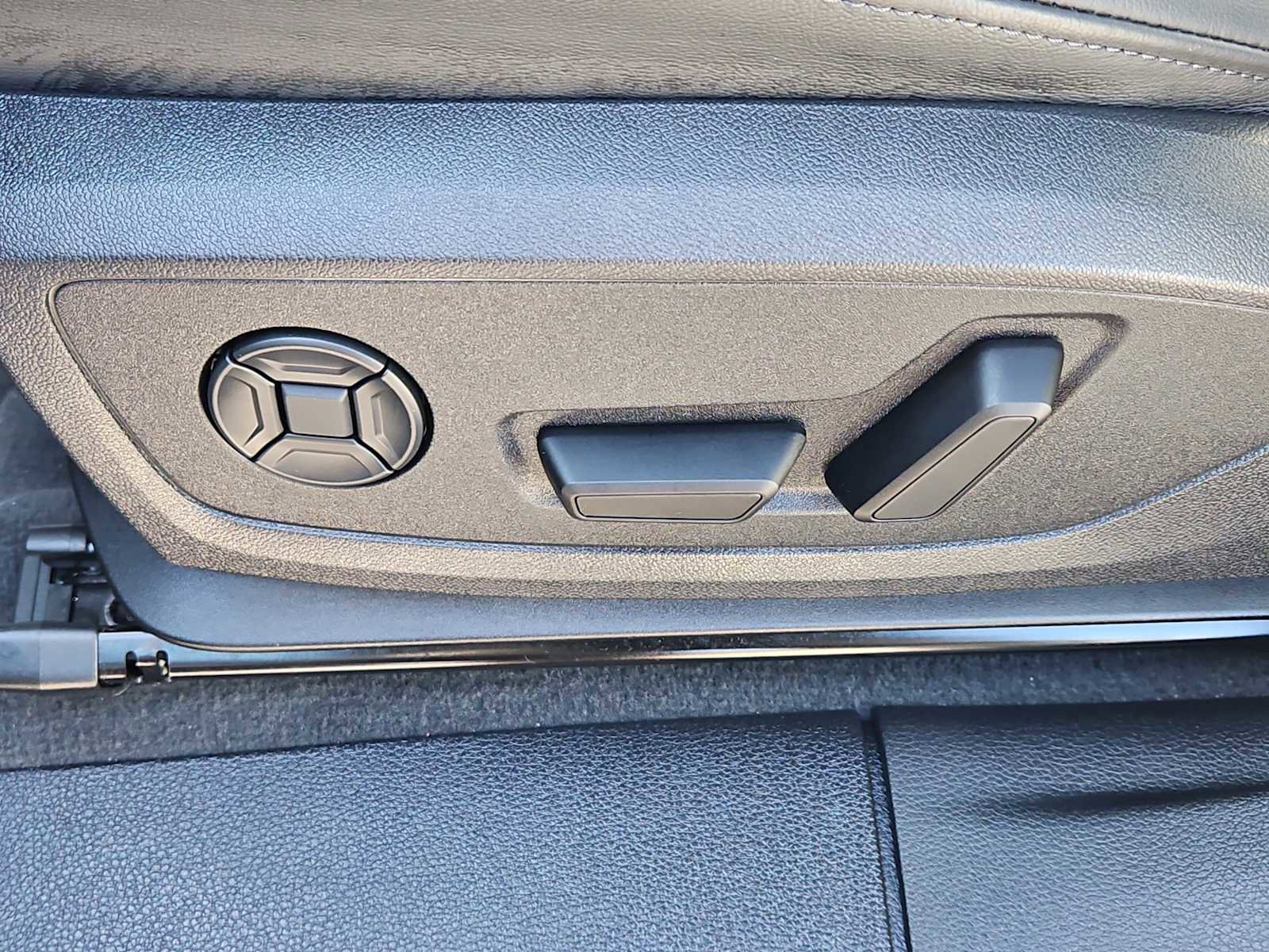 Certified 2025 Audi Q3 2.0T Premium w/ Convenience Package image 15