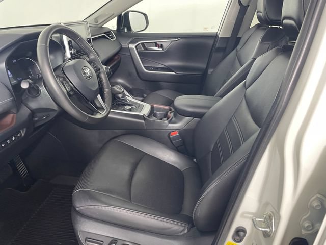 Used 2021 Toyota RAV4 Limited AWD/4WD image 2