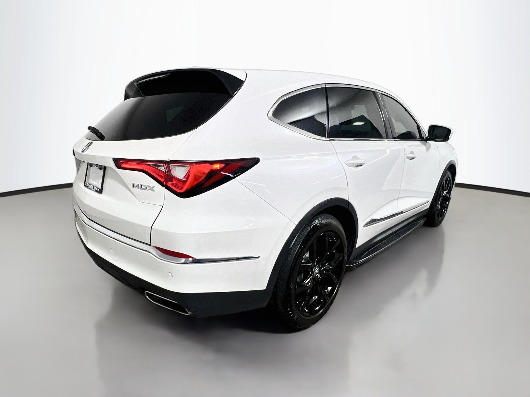 Used 2023 Acura MDX w/ Technology Package FWD image 4
