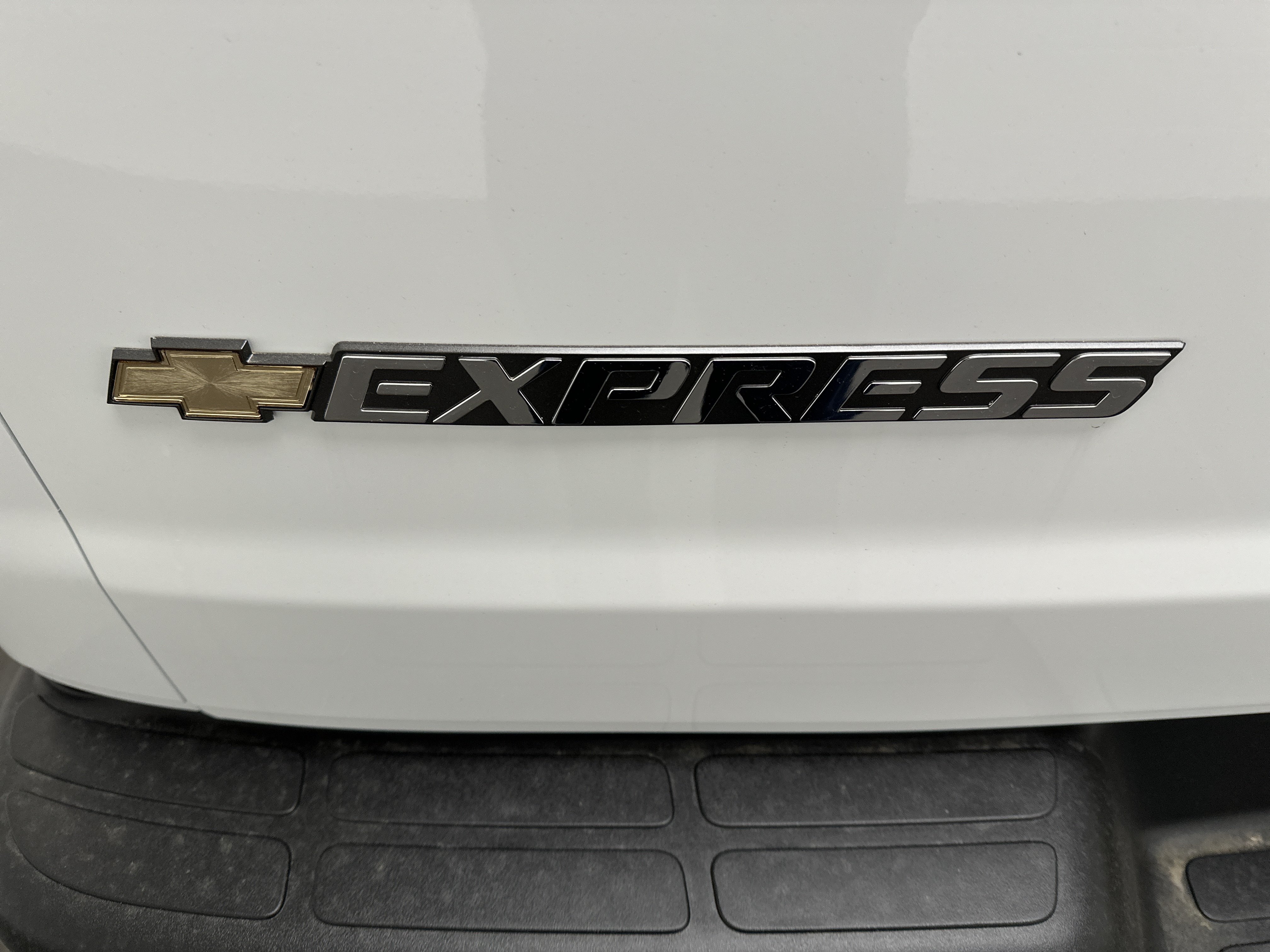 New 2026 Chevrolet Express 2500 w/ Driver Convenience Package RWD image 10