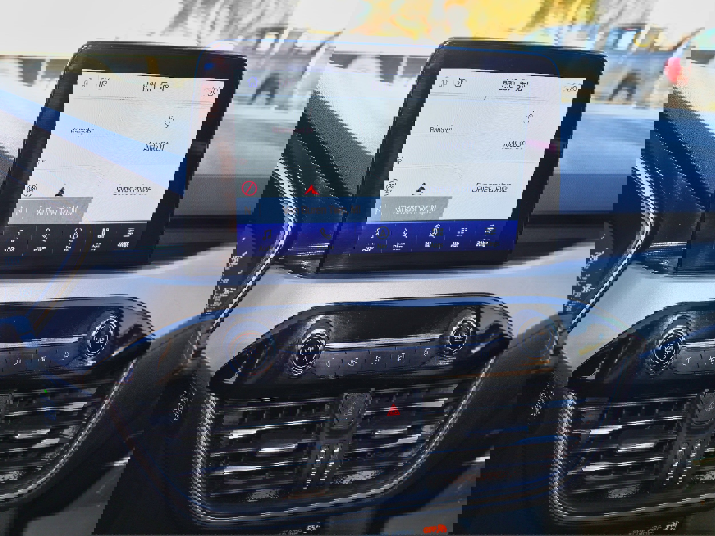 Used 2022 Ford Escape SE w/ SE Sport Appearance Package image 18