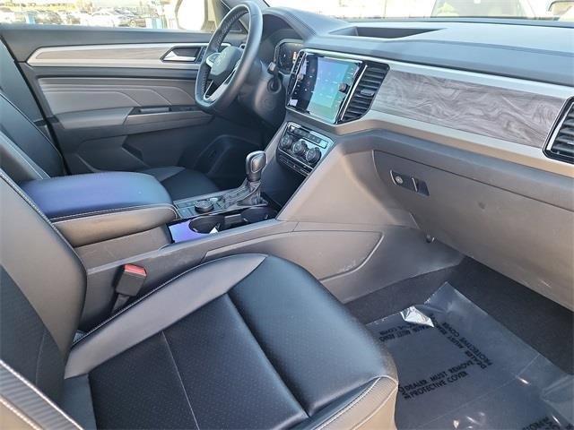 Used 2023 Volkswagen Atlas Cross Sport SE image 17