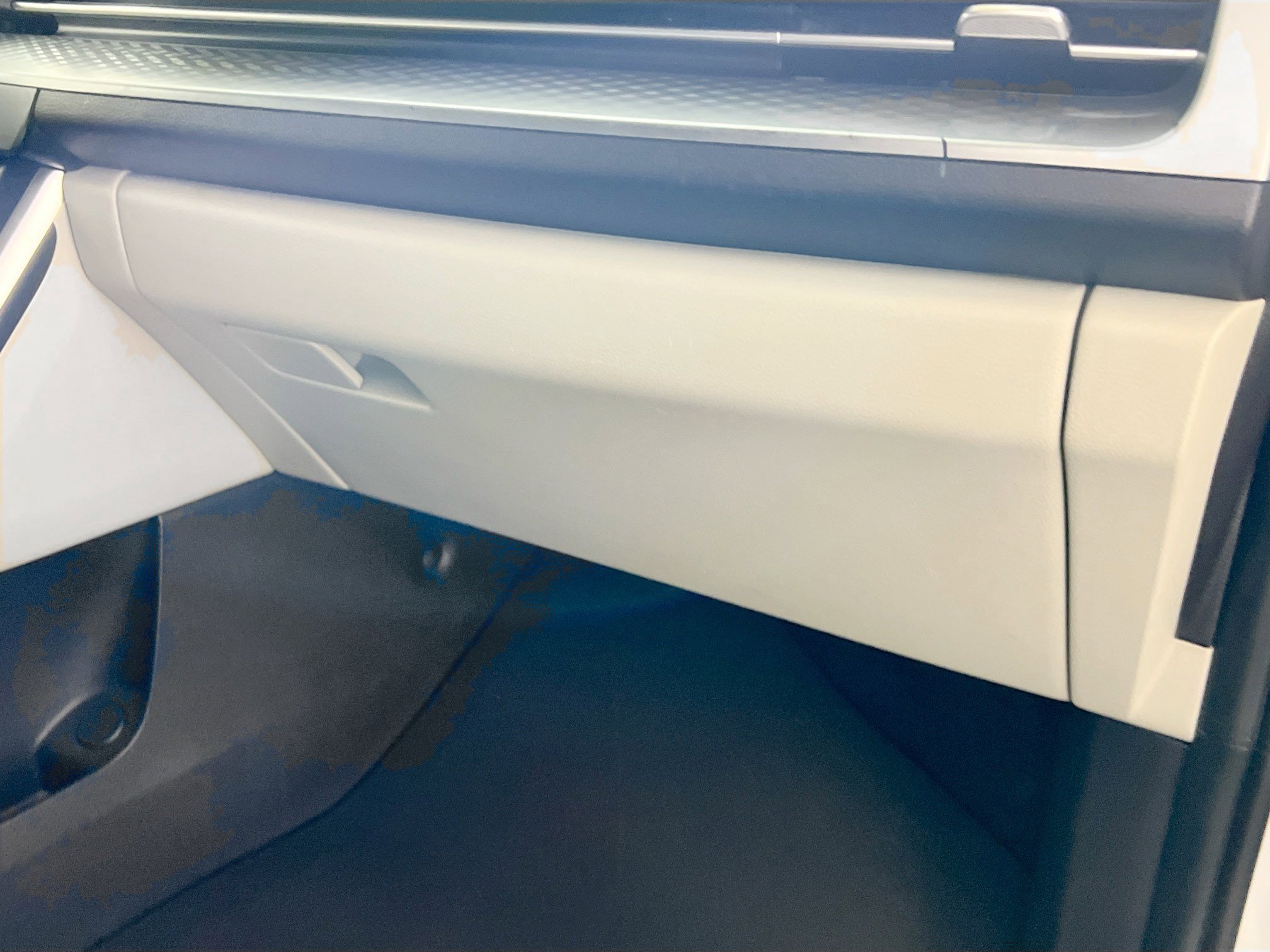 Used 2023 Kia Carnival LX image 35