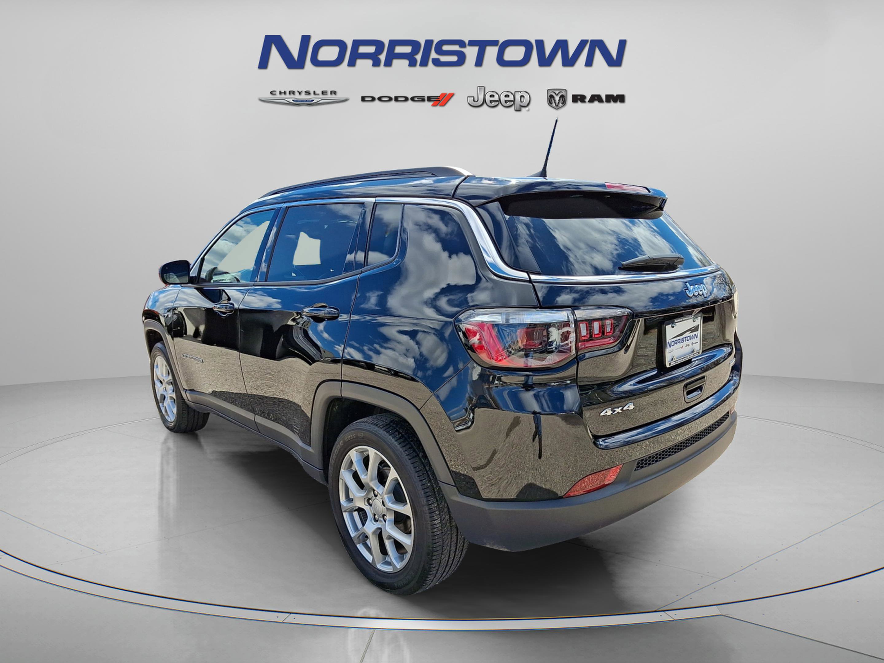 Certified 2023 Jeep Compass Latitude w/ Sun and Sound Group image 4