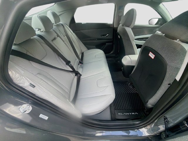 New 2026 Hyundai Elantra SEL Sport FWD image 28