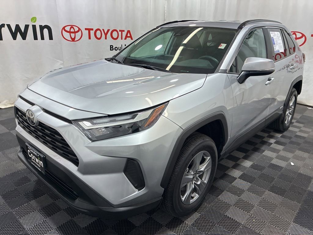 Used 2025 Toyota RAV4 XLE AWD/4WD image 3