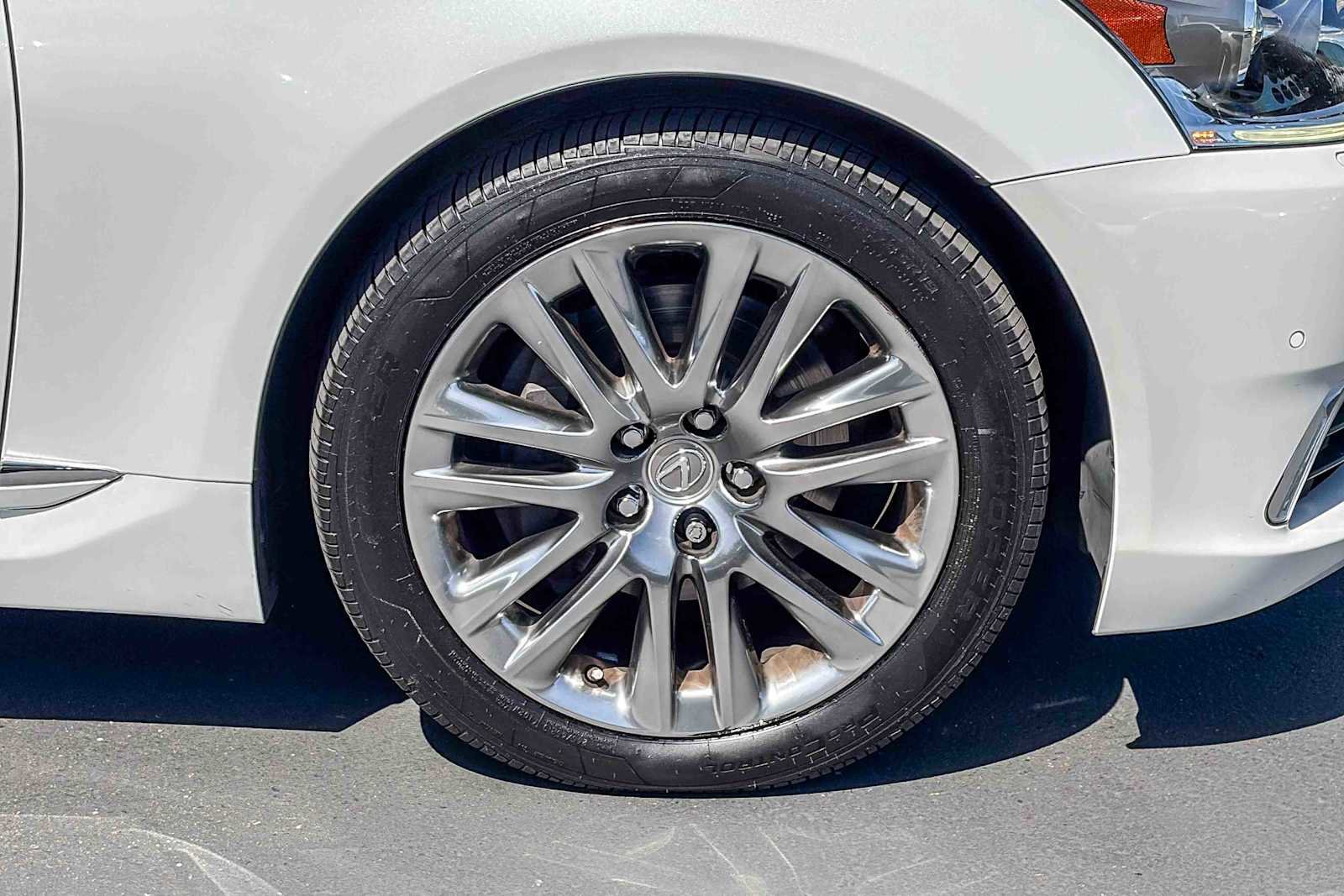 Used 2017 Lexus LS 460 w/ Comfort Package image 9