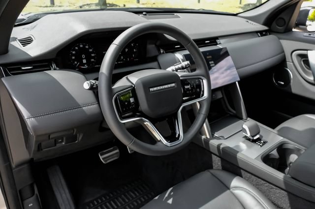 Used 2026 Land Rover Discovery Sport Landmark AWD/4WD image 3