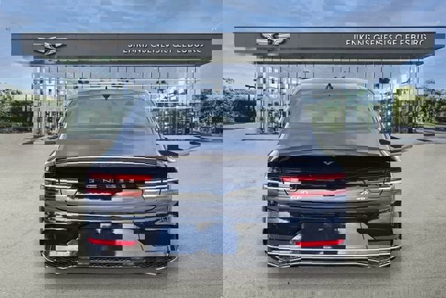 Used 2025 Genesis G80 2.5T image 4
