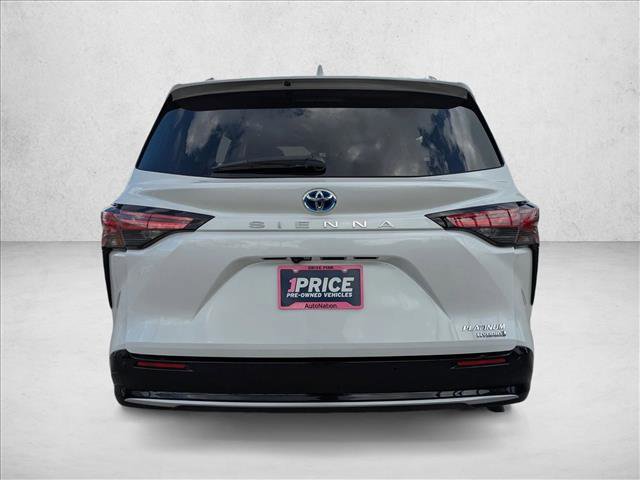 Certified 2023 Toyota Sienna Platinum image 7
