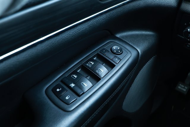 Used 2022 Jeep Grand Cherokee Limited AWD/4WD image 22