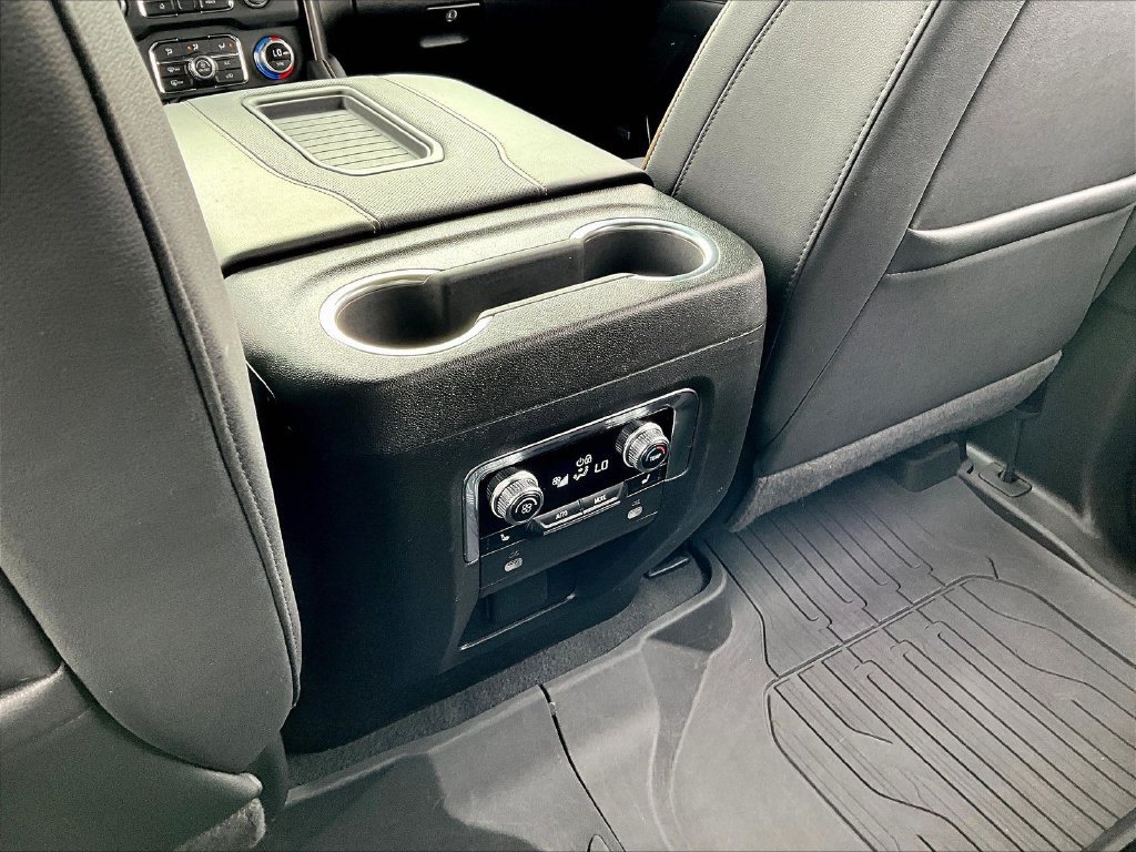 Used 2024 GMC Yukon XL AT4 w/ AT4 Premium Plus Package AWD/4WD image 12