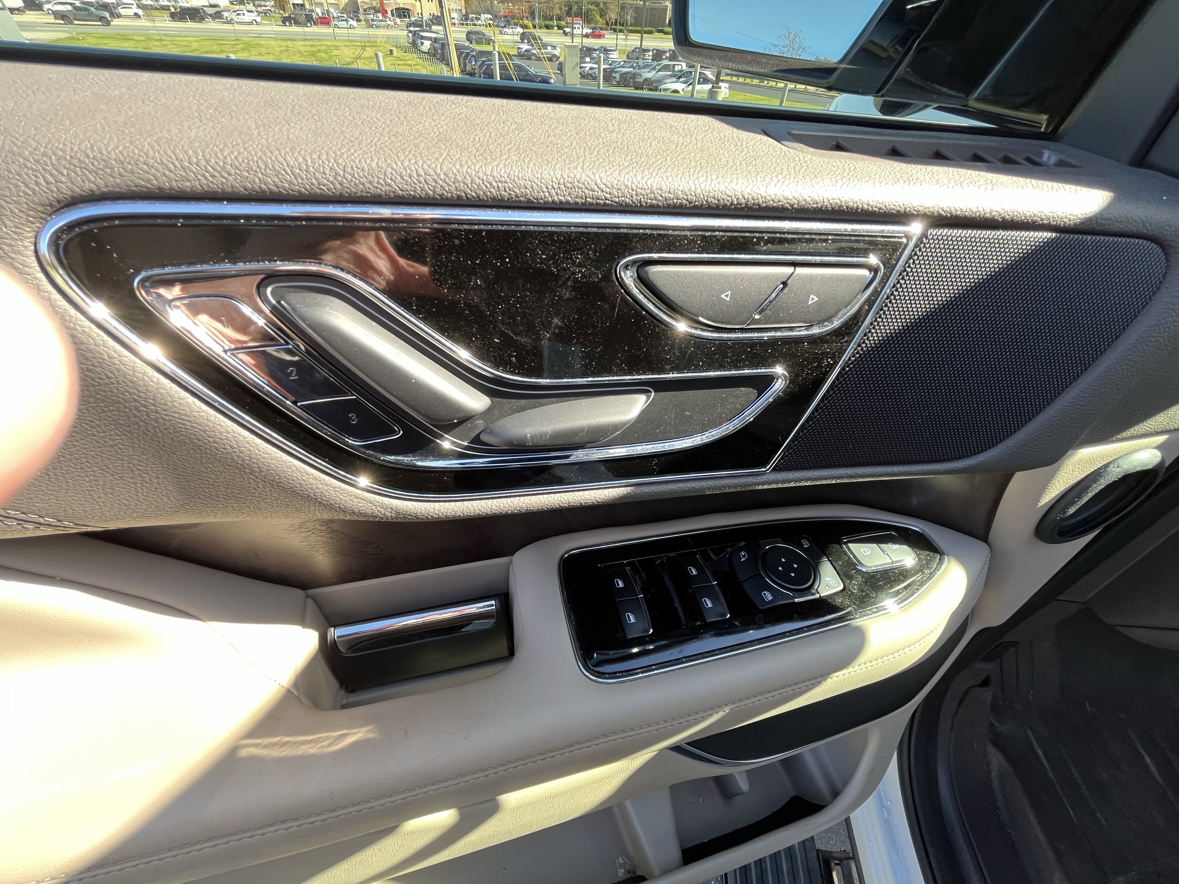 Used 2024 Lincoln Navigator Premiere image 15