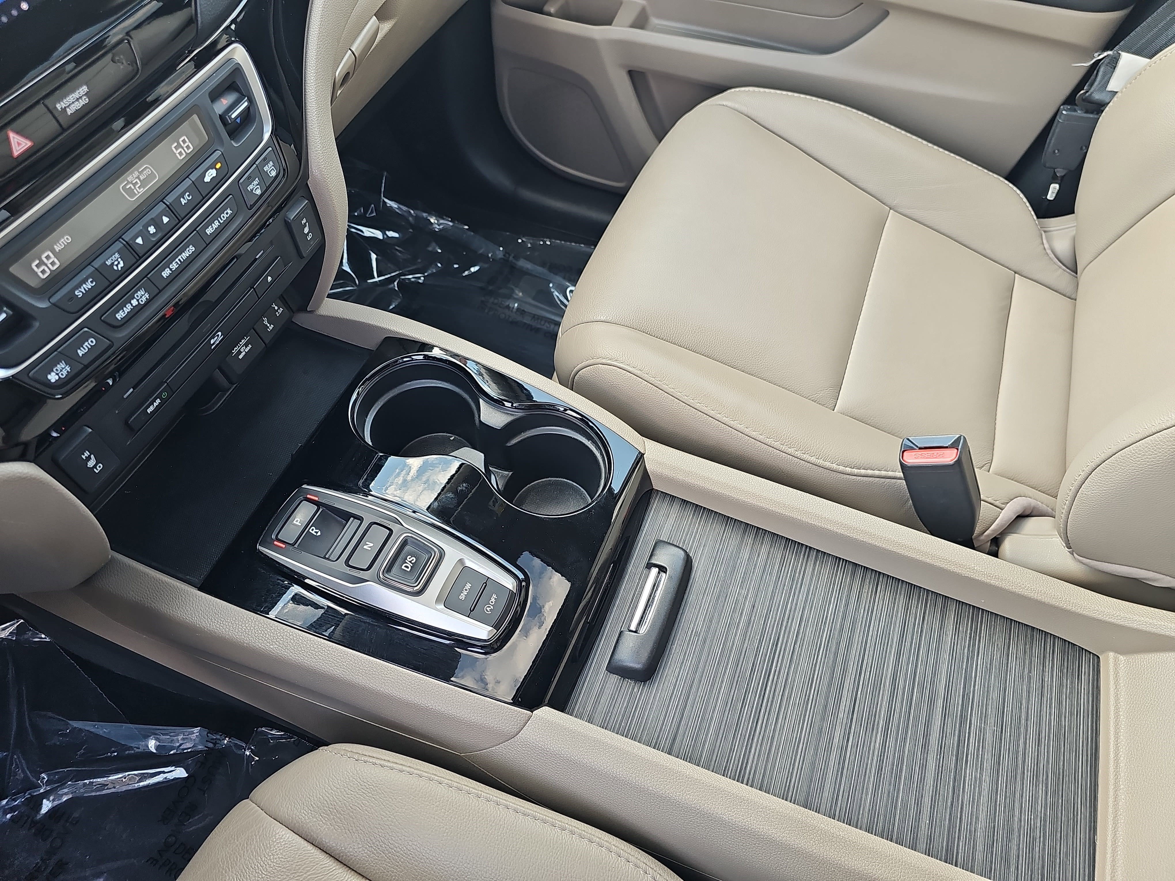 Used 2018 Honda Pilot Touring image 22