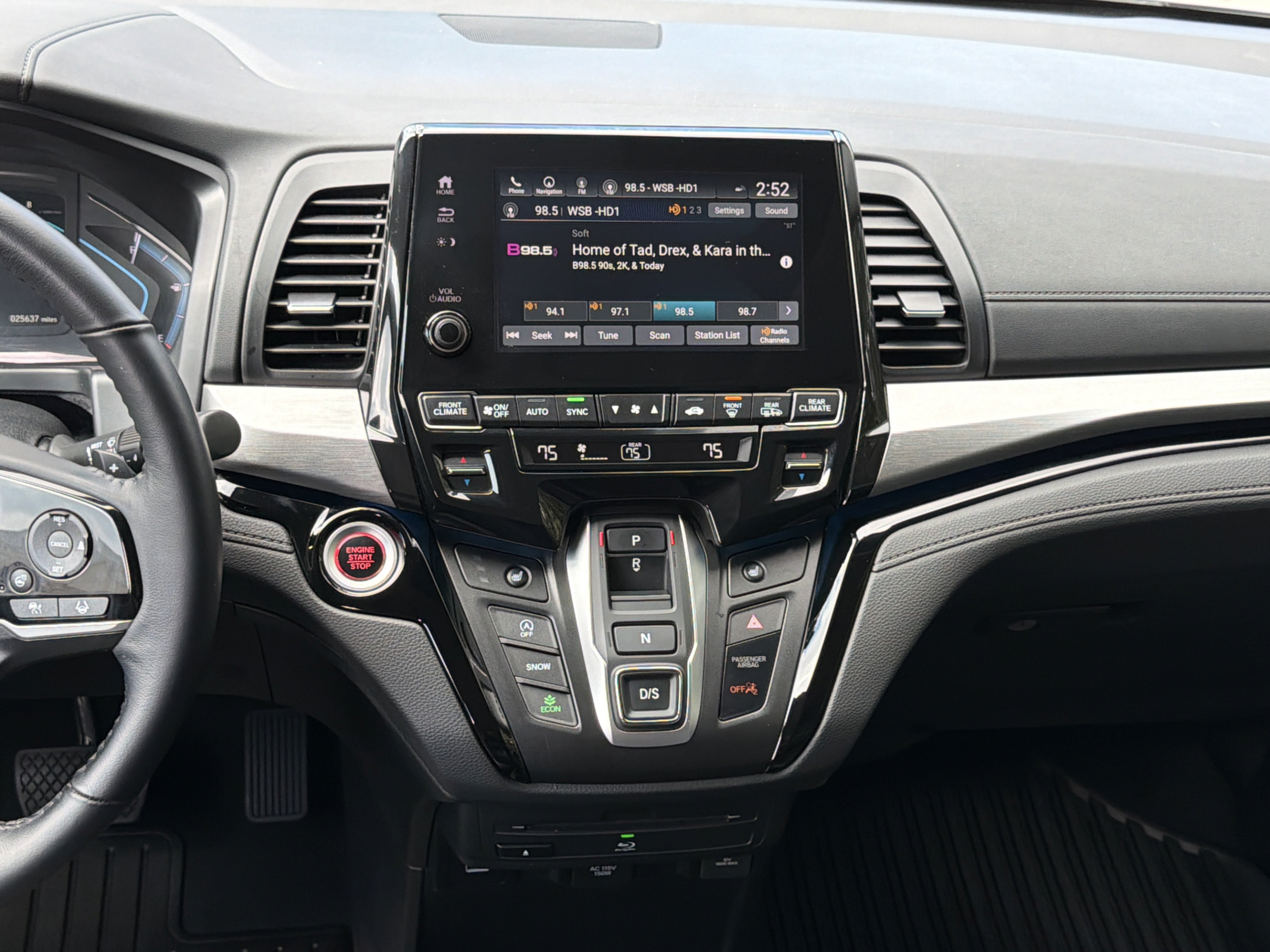 Used 2024 Honda Odyssey Touring image 16
