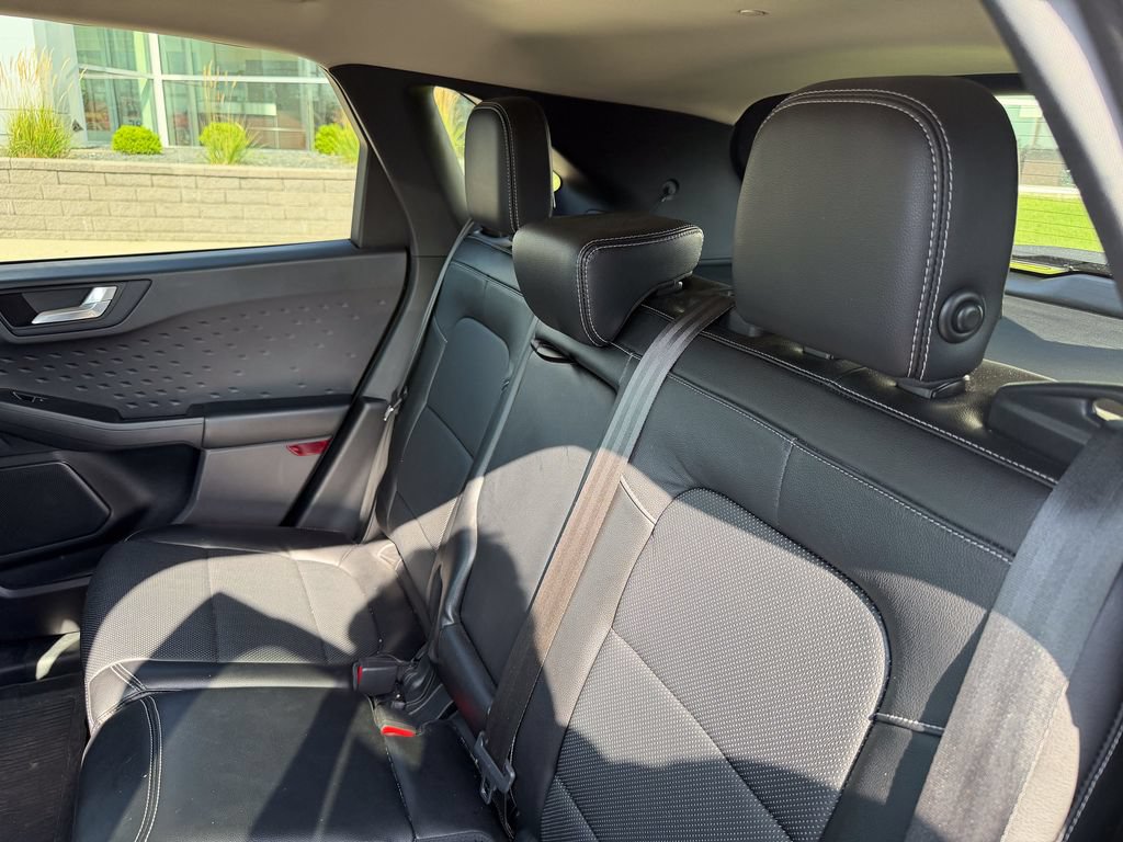 Used 2020 Ford Escape Titanium w/ Titanium Premium Package 2.0 AWD/4WD image 13