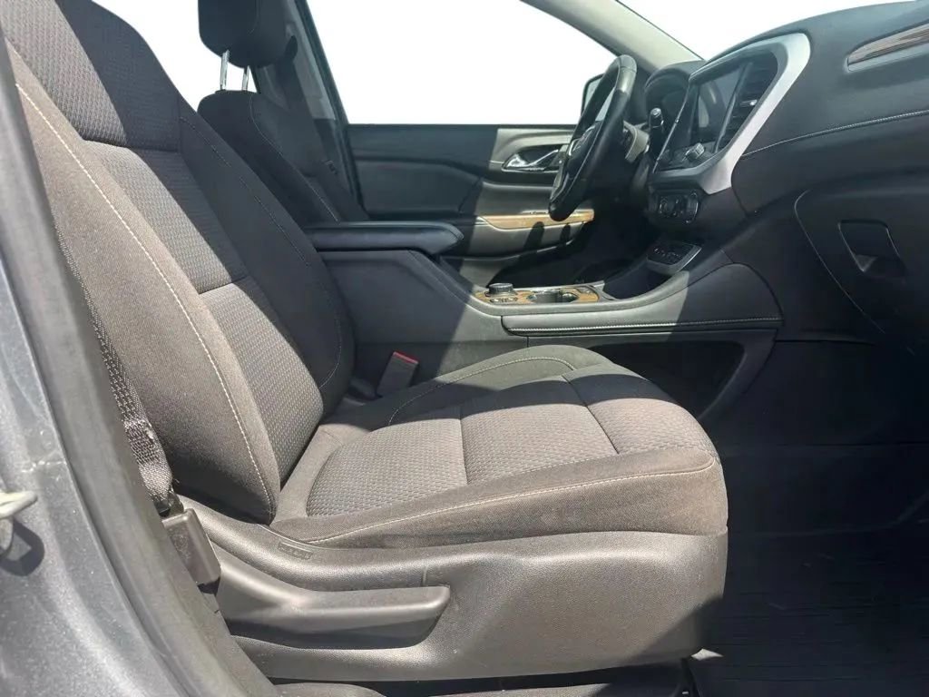 Used 2021 GMC Acadia SLE w/ Driver Convenience Package FWD image 12