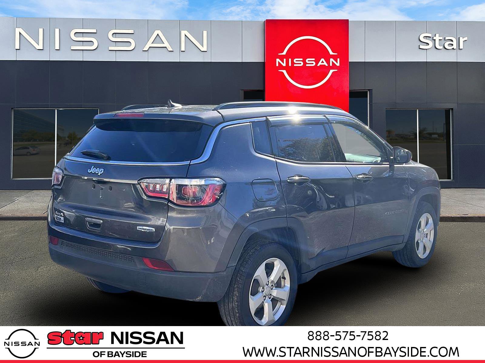 Used 2019 Jeep Compass Latitude image 4