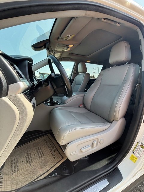 Used 2017 Toyota Highlander Limited image 10