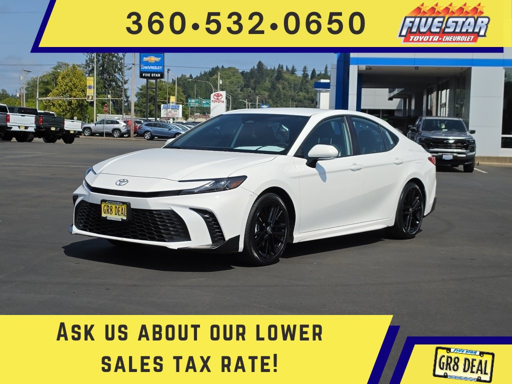 Used 2025 Toyota Camry SE FWD image 1