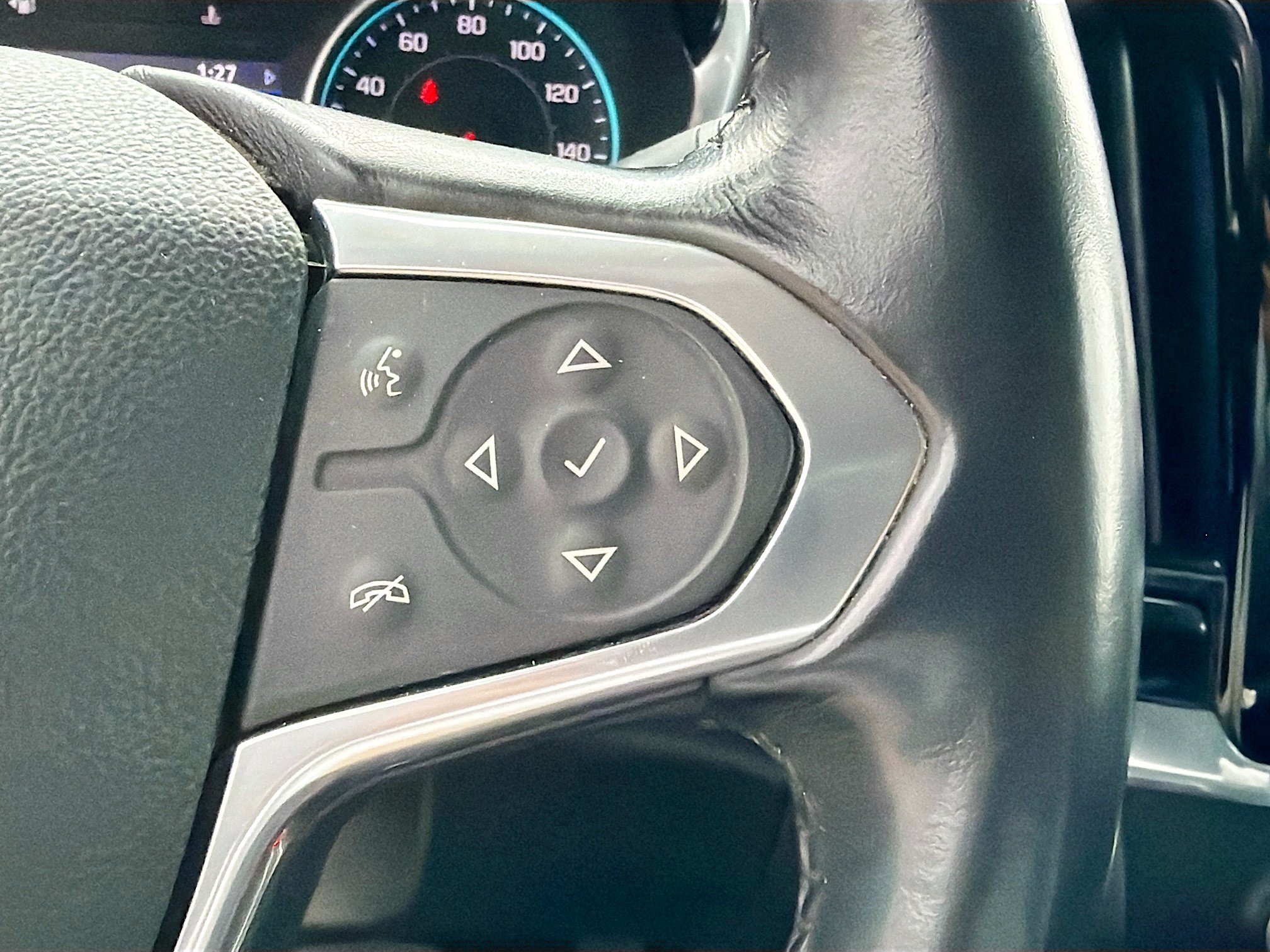 Used 2020 Chevrolet Traverse LT AWD/4WD image 39