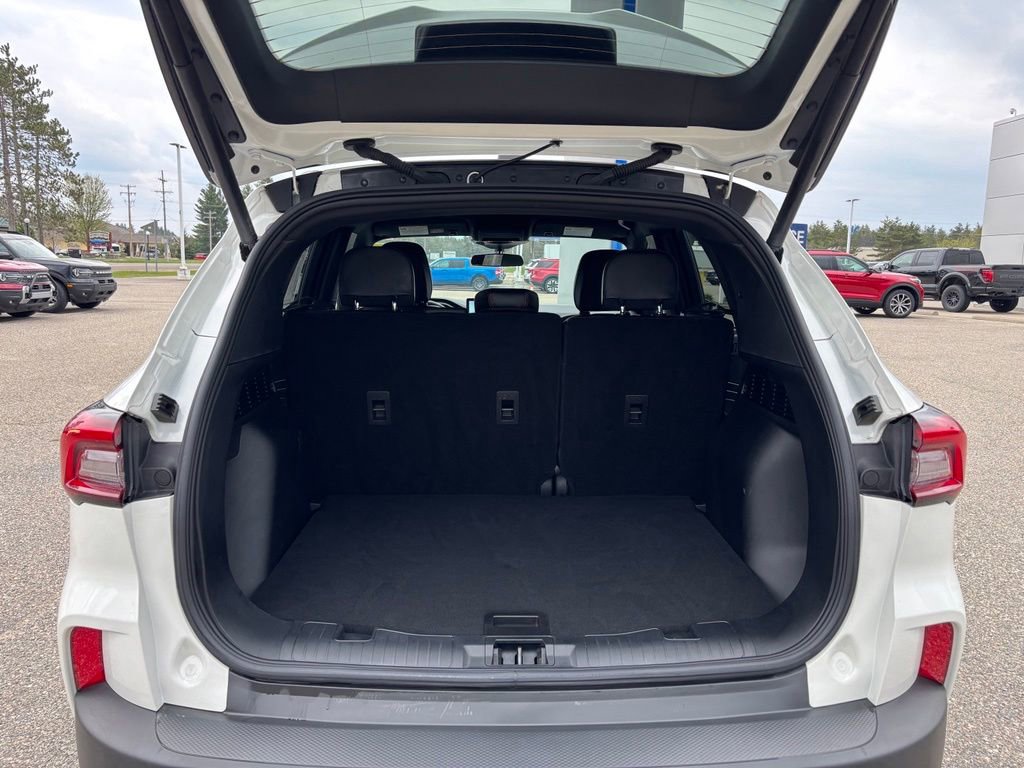 Used 2025 Ford Escape ST-Line w/ Tech Pack #1 AWD/4WD image 16