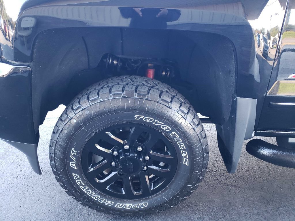 Used 2017 Chevrolet Silverado 2500 LTZ w/ Duramax Plus Package AWD/4WD image 41