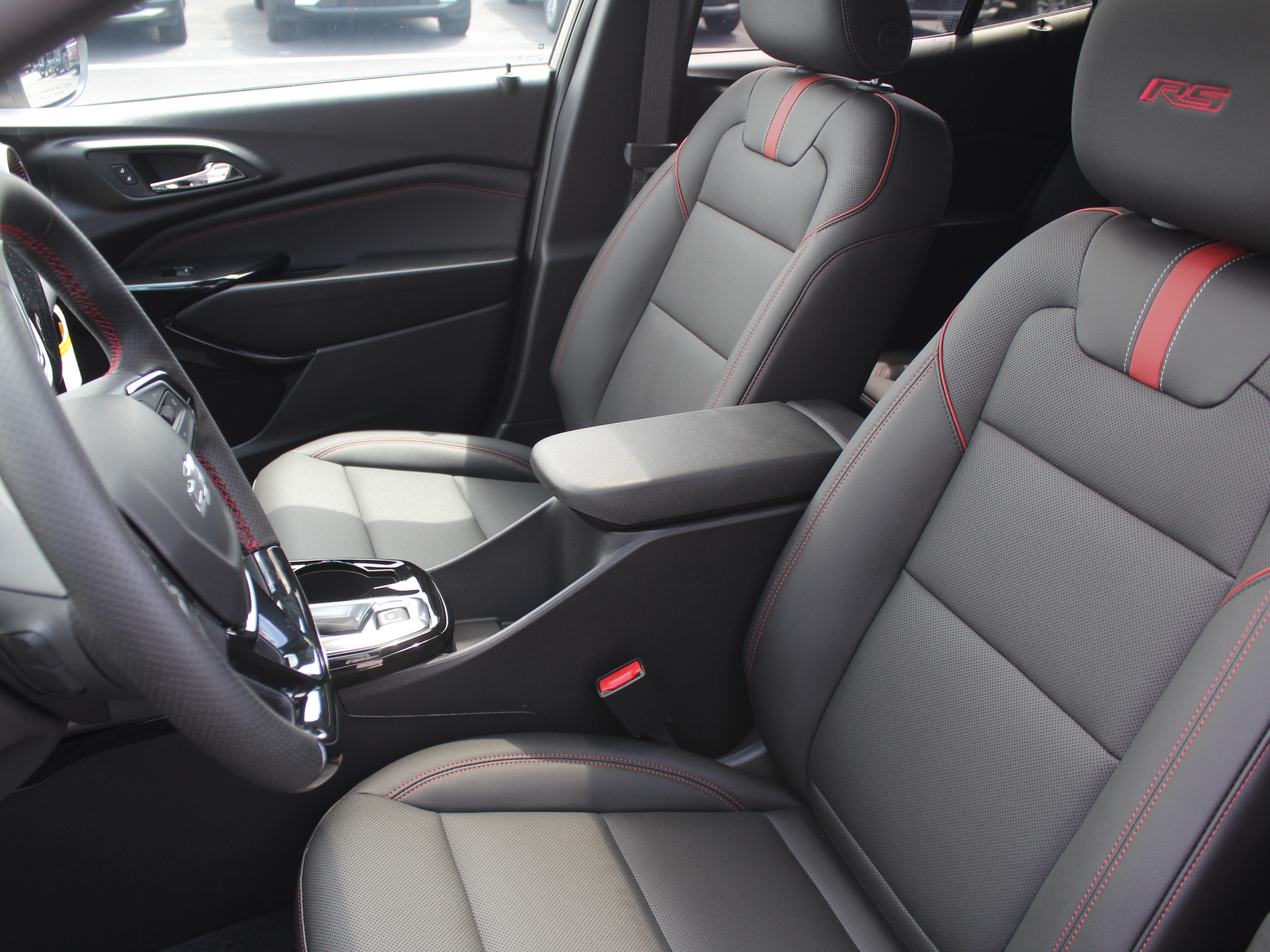 New 2026 Chevrolet Trax RS w/ Sunroof Package FWD image 9