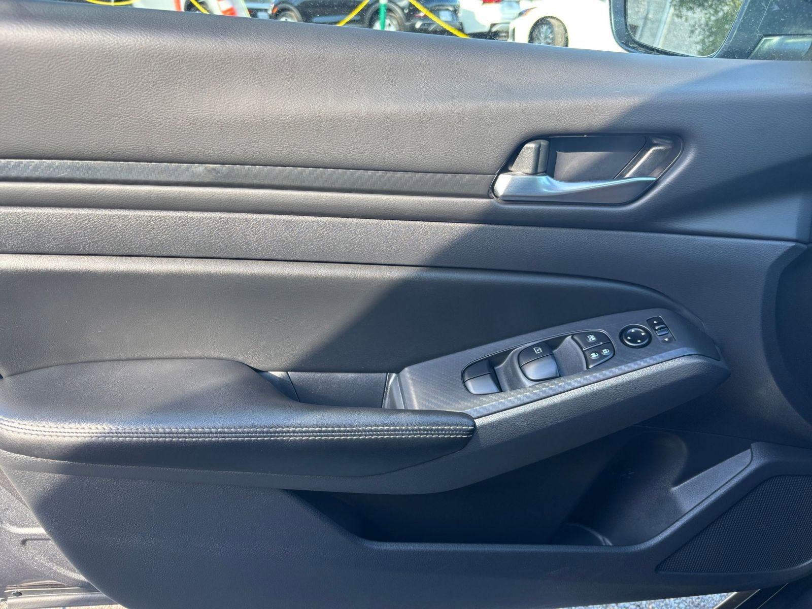 Used 2025 Nissan Altima 2.5 SV FWD image 18