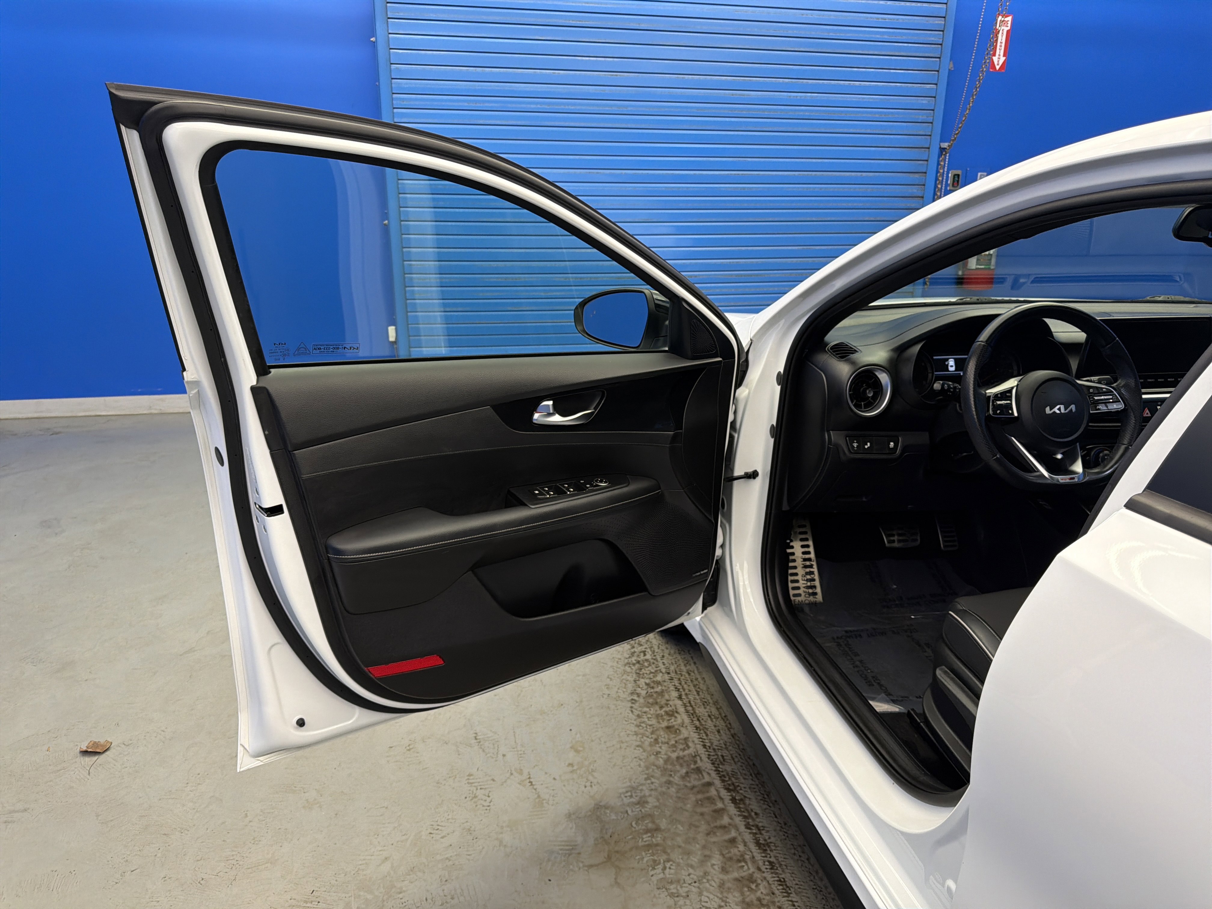 Used 2023 Kia Forte GT-Line w/ GT-Line Premium Package FWD image 10