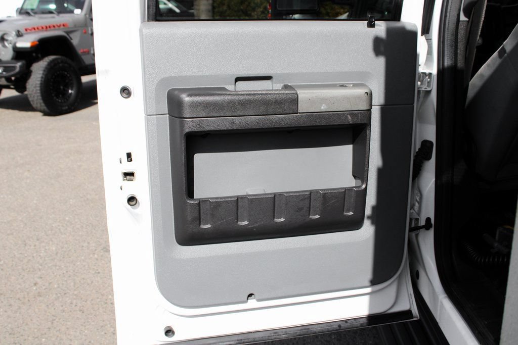 Used 2011 Ford F550 2WD Crew Cab Super Duty w/ Payload Upgrade Pkg image 29