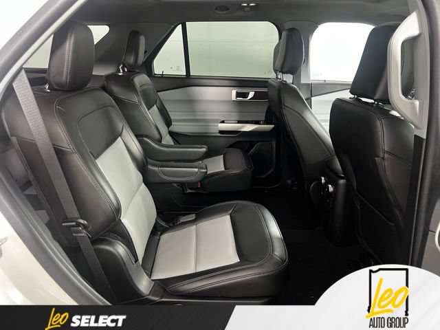 Used 2023 Ford Explorer XLT w/ Equipment Group 202A AWD/4WD image 12