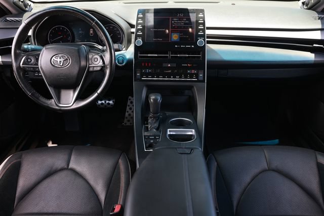 Used 2019 Toyota Avalon Touring FWD image 2