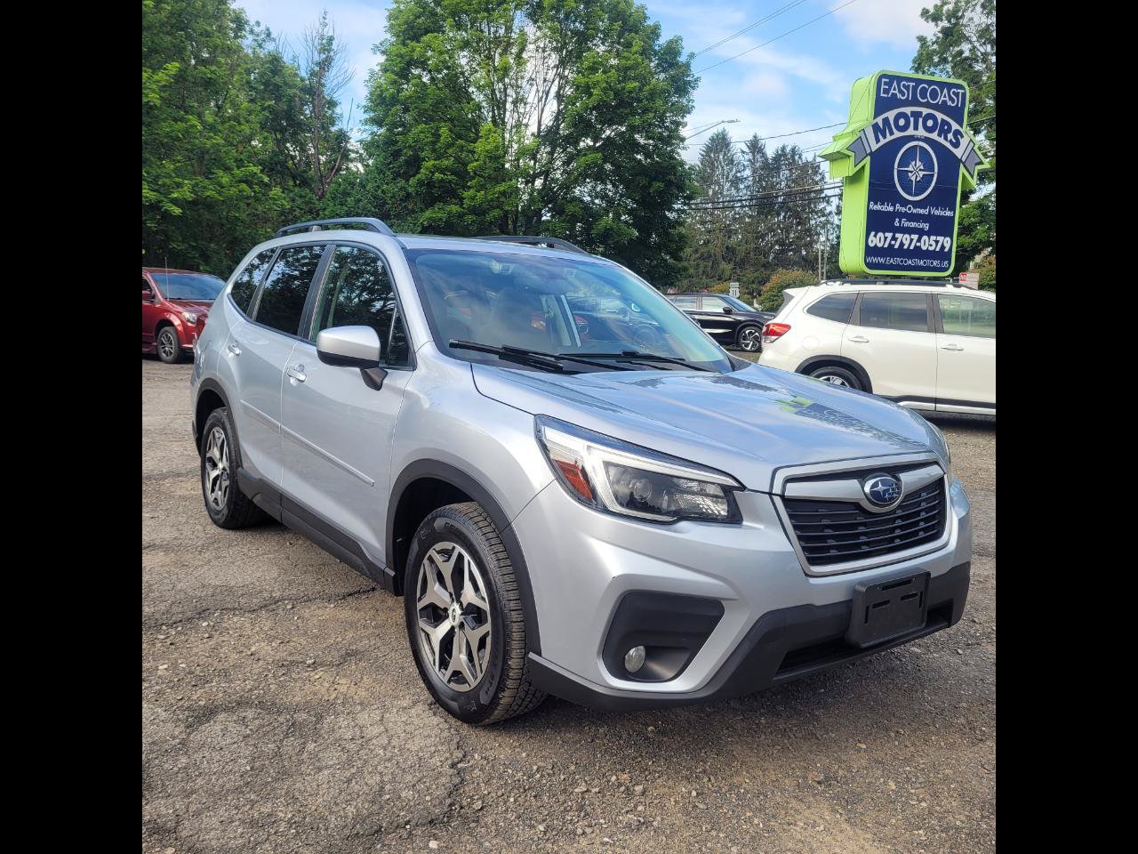 Used 2021 Subaru Forester Premium AWD/4WD image 2