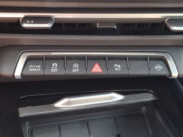 New 2026 Audi Q3 quattro 2.0T AWD/4WD image 17