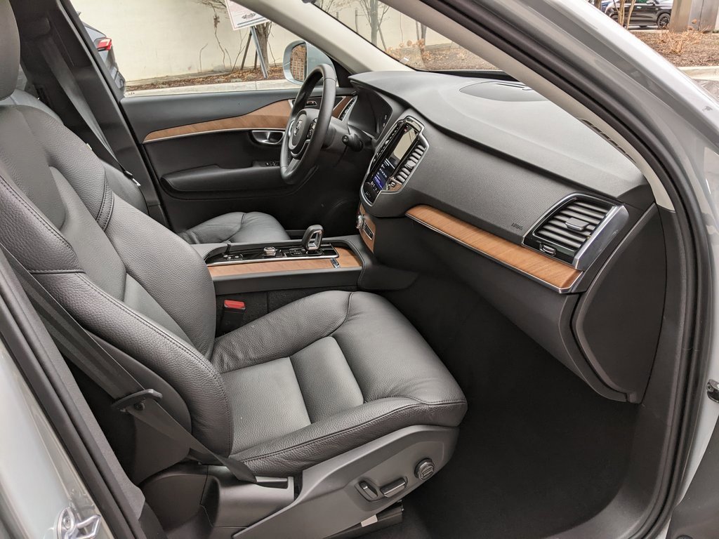 Certified 2024 Volvo XC90 T8 Plus w/ Protection Package Premier image 22