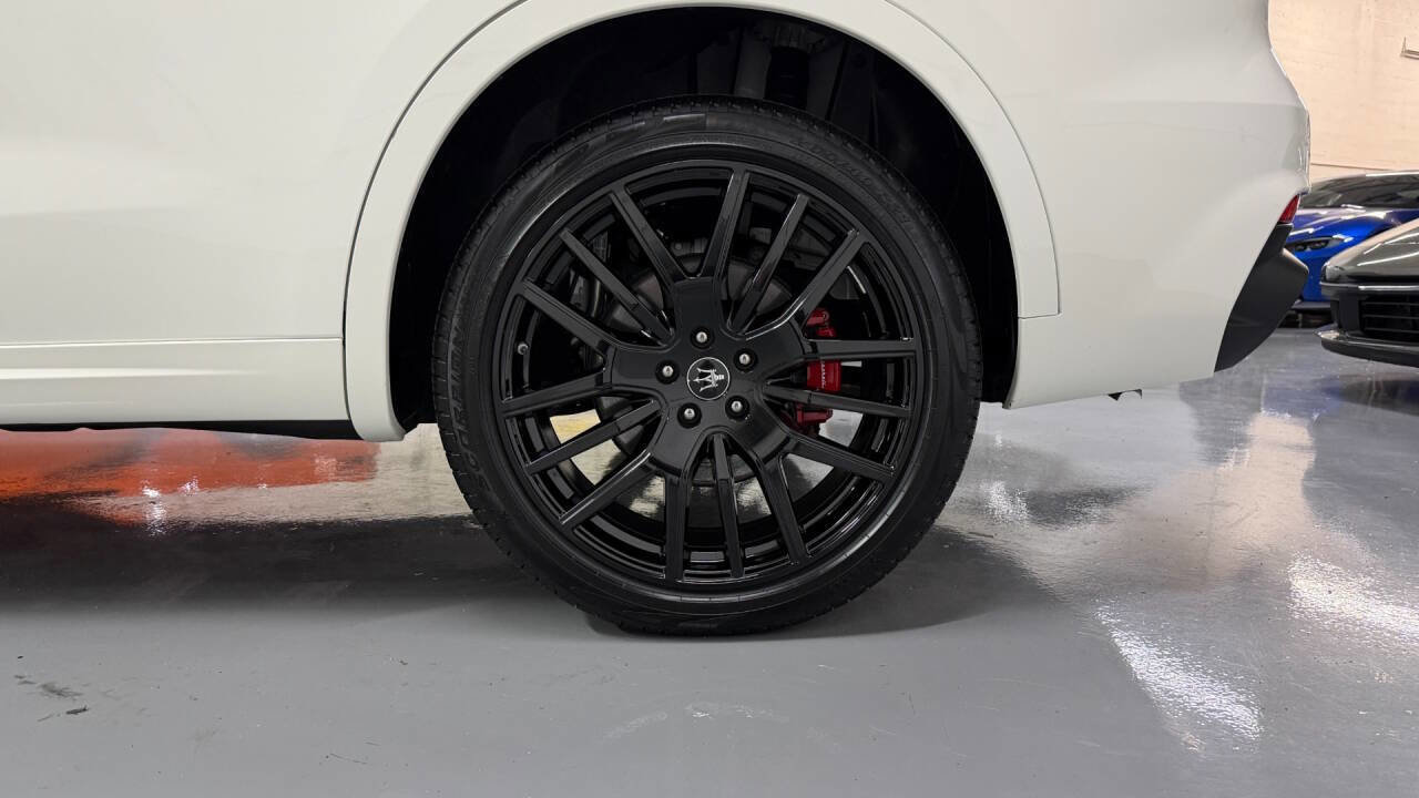Used 2022 Maserati Levante GT AWD/4WD image 33