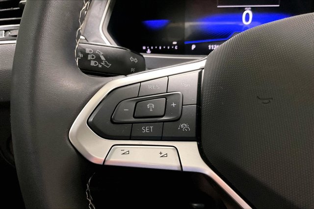 Used 2024 Volkswagen Tiguan SE w/ Panoramic Sunroof Package FWD image 18