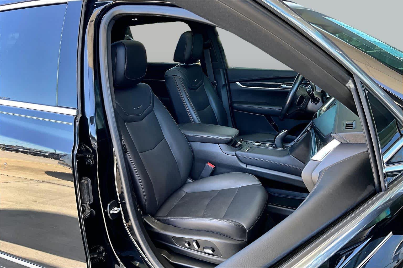 Used 2023 Cadillac XT5 Premium Luxury FWD image 9