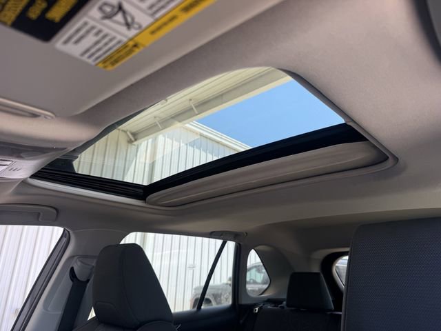 Used 2021 Toyota RAV4 XLE w/ Convenience Package FWD image 25