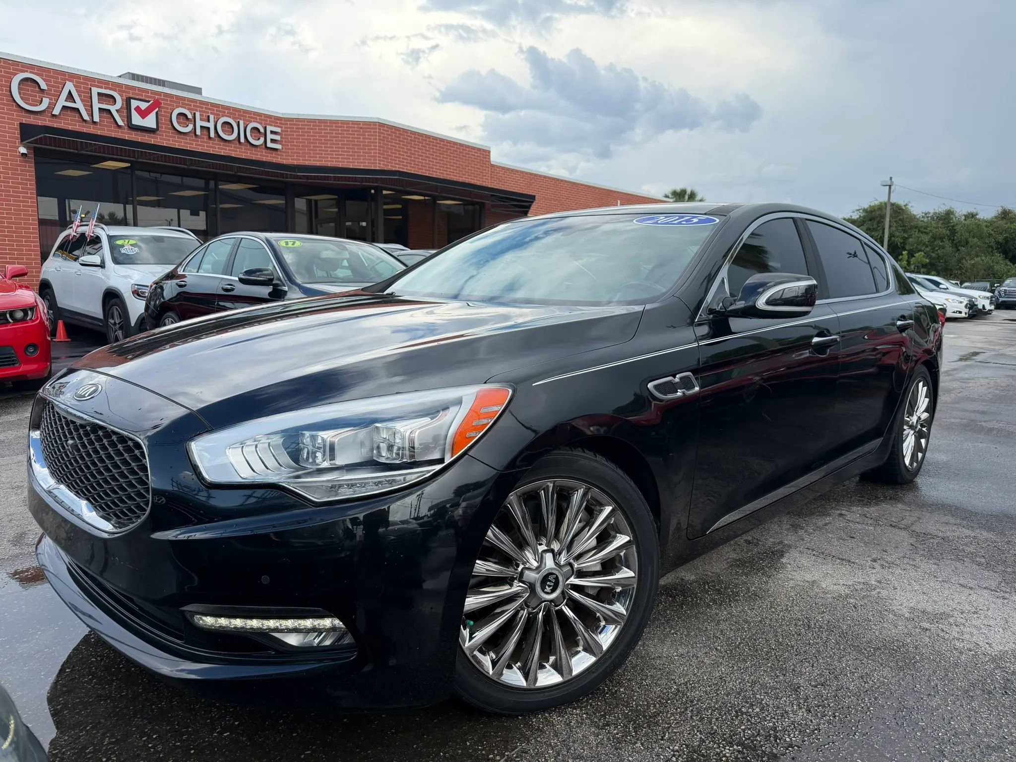Used 2015 Kia K900 Luxury image 1