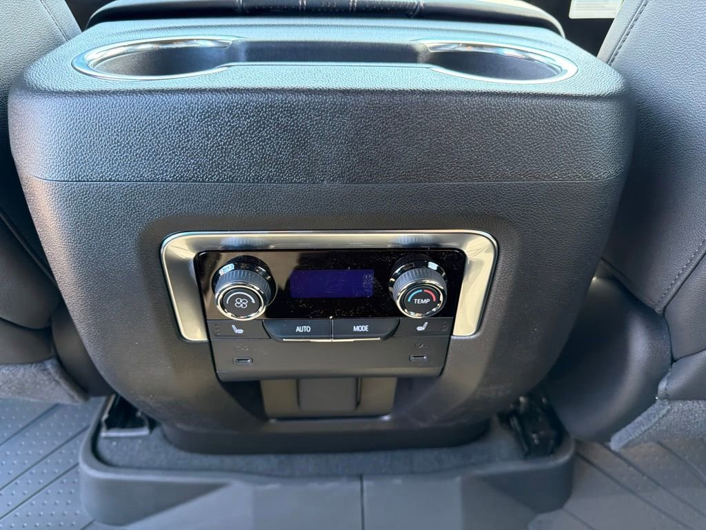New 2026 Chevrolet Suburban High Country w/ Sun And Tow Package AWD/4WD image 17