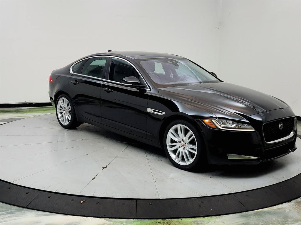 Used 2016 Jaguar XF Prestige RWD image 3