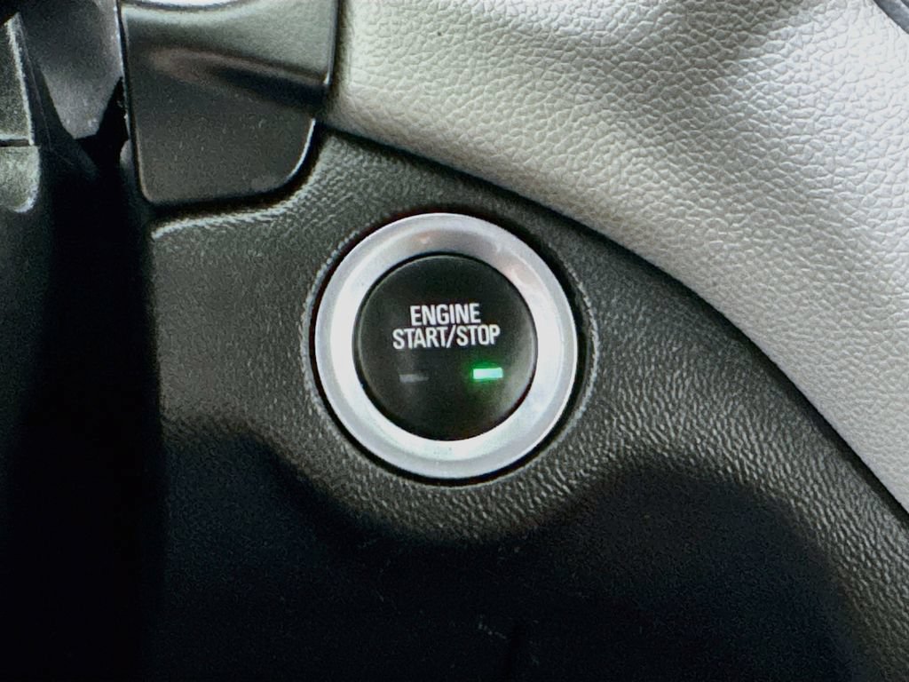 Used 2019 Chevrolet Equinox LS AWD/4WD image 28