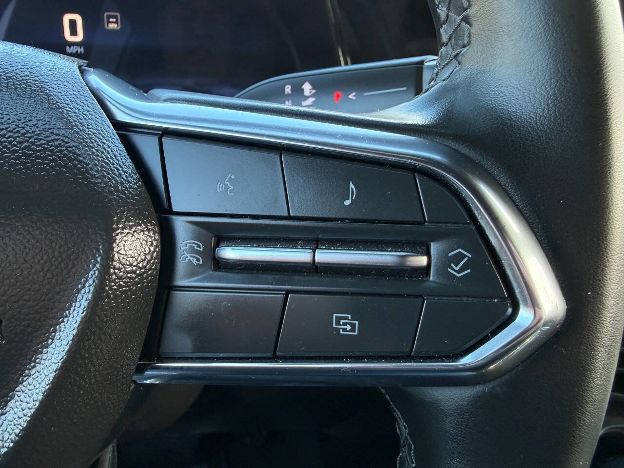 Used 2025 Chevrolet Suburban Z71 image 35