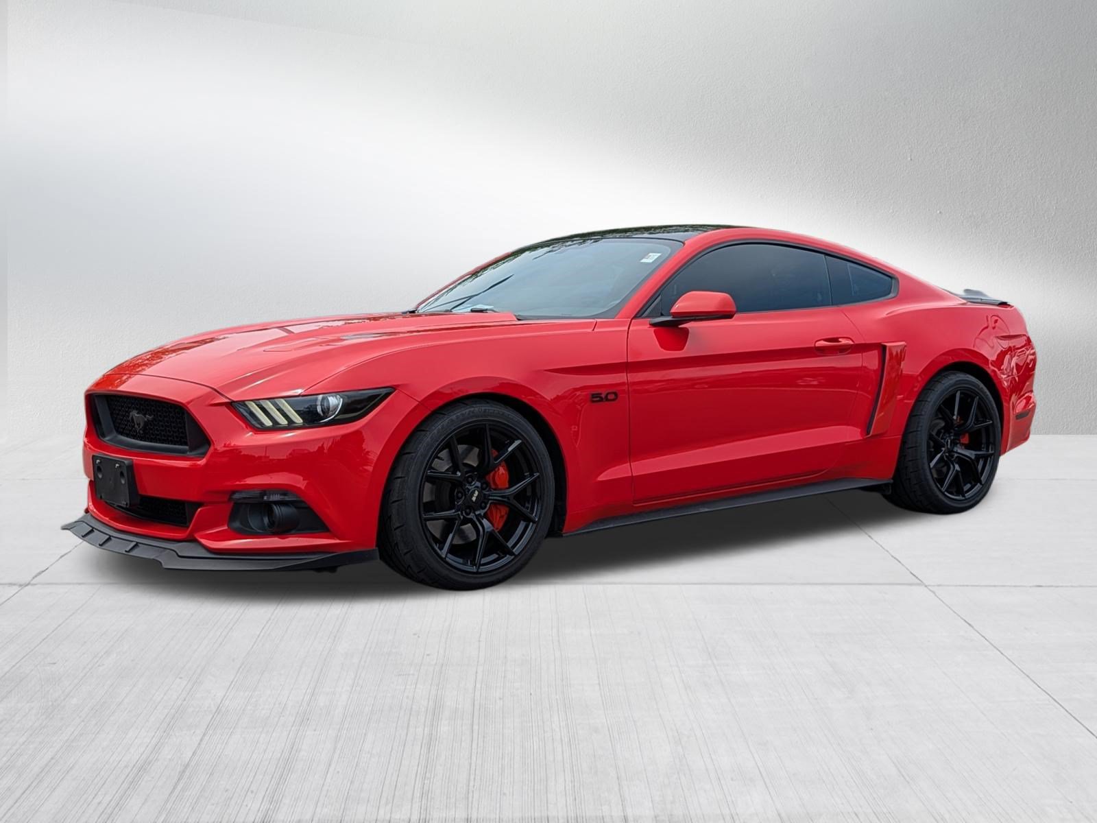 Used 2015 Ford Mustang GT RWD image 3