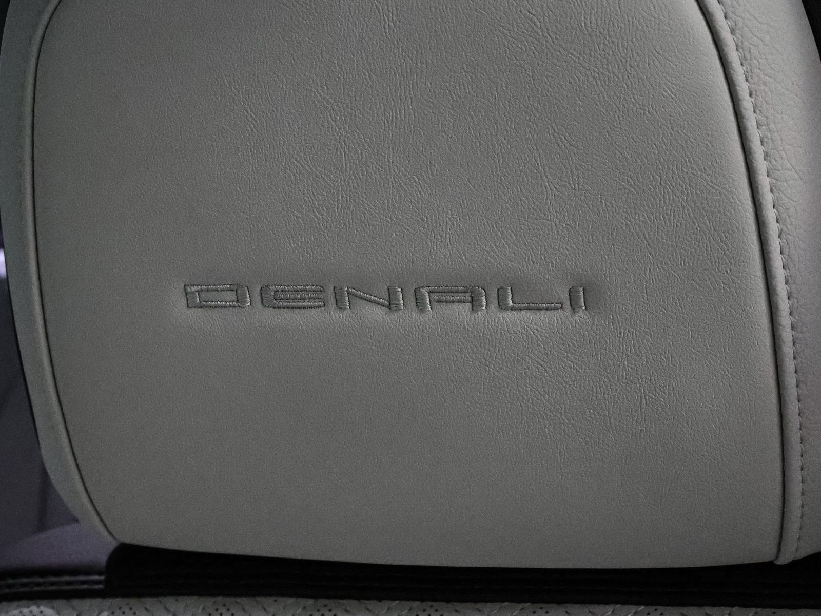 New 2026 GMC Acadia Denali w/ Super Cruise Package image 23