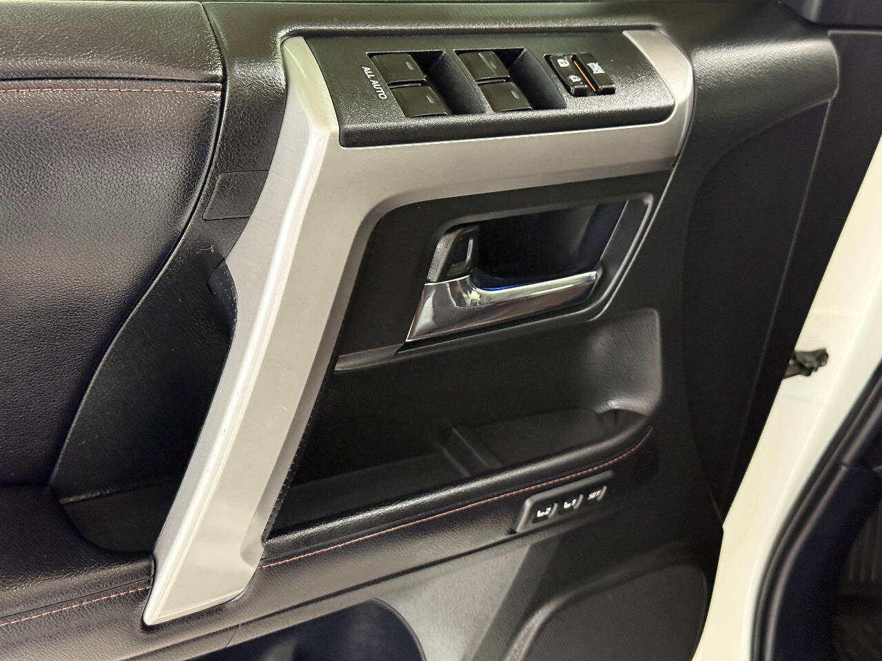 Used 2018 Toyota 4Runner Limited RWD image 56